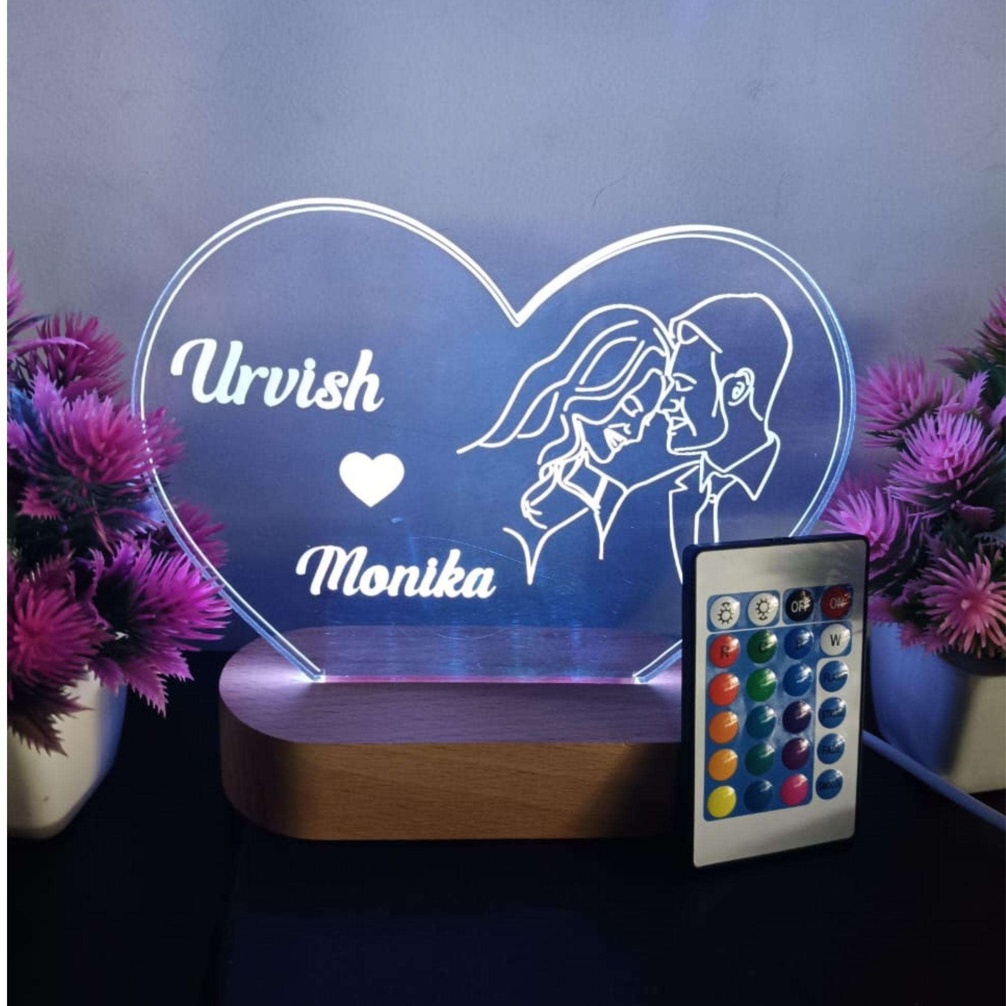 Shayona Personalized LED Heart Lamp – Custom Name