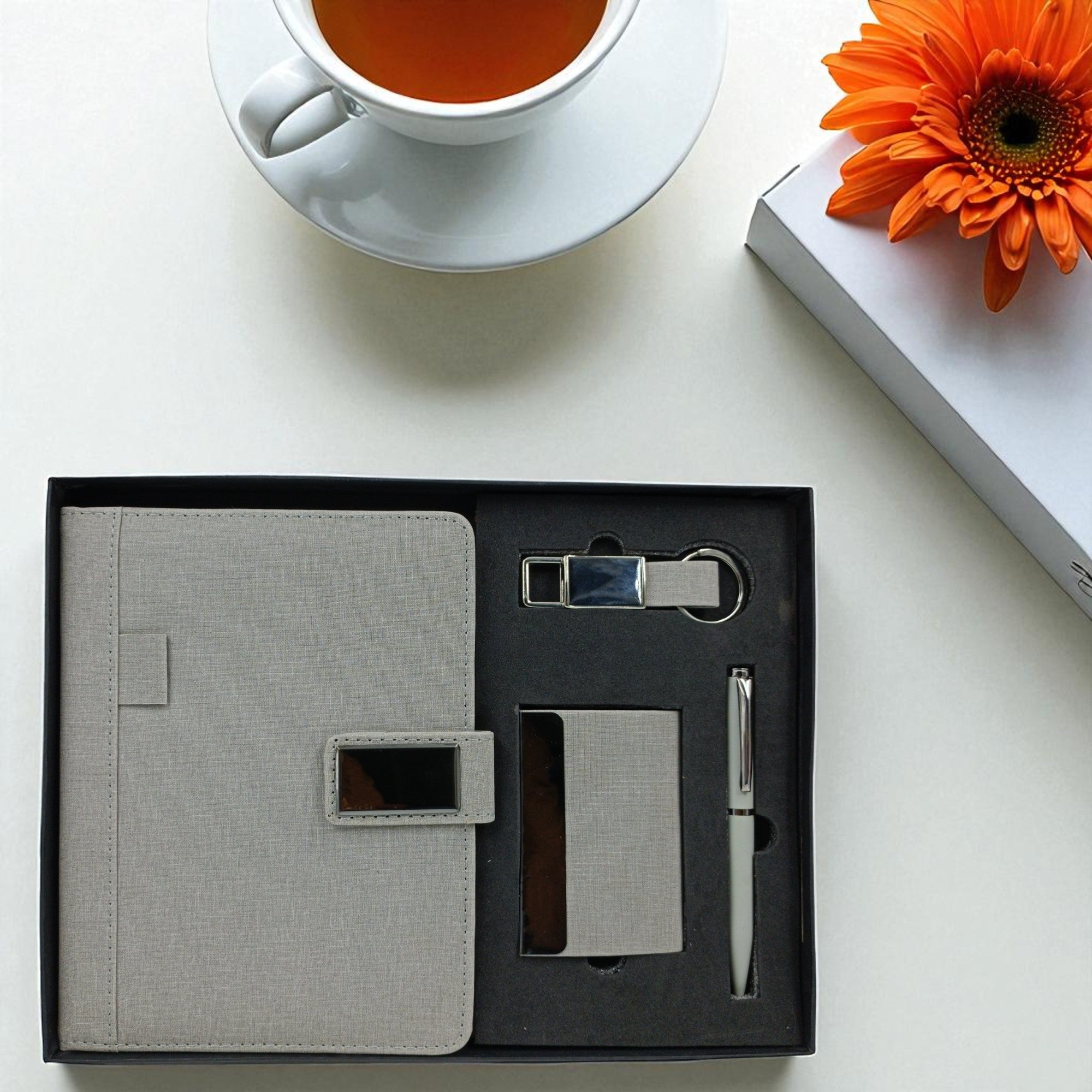 “Shayona Premium gift 4-in-1 Executive Gift Set in Elegant White – Includes Leatherette Diary, Metal Pen, Card Holder, and Keychain – Perfect Corporate Gift for Professionals and Business Events”