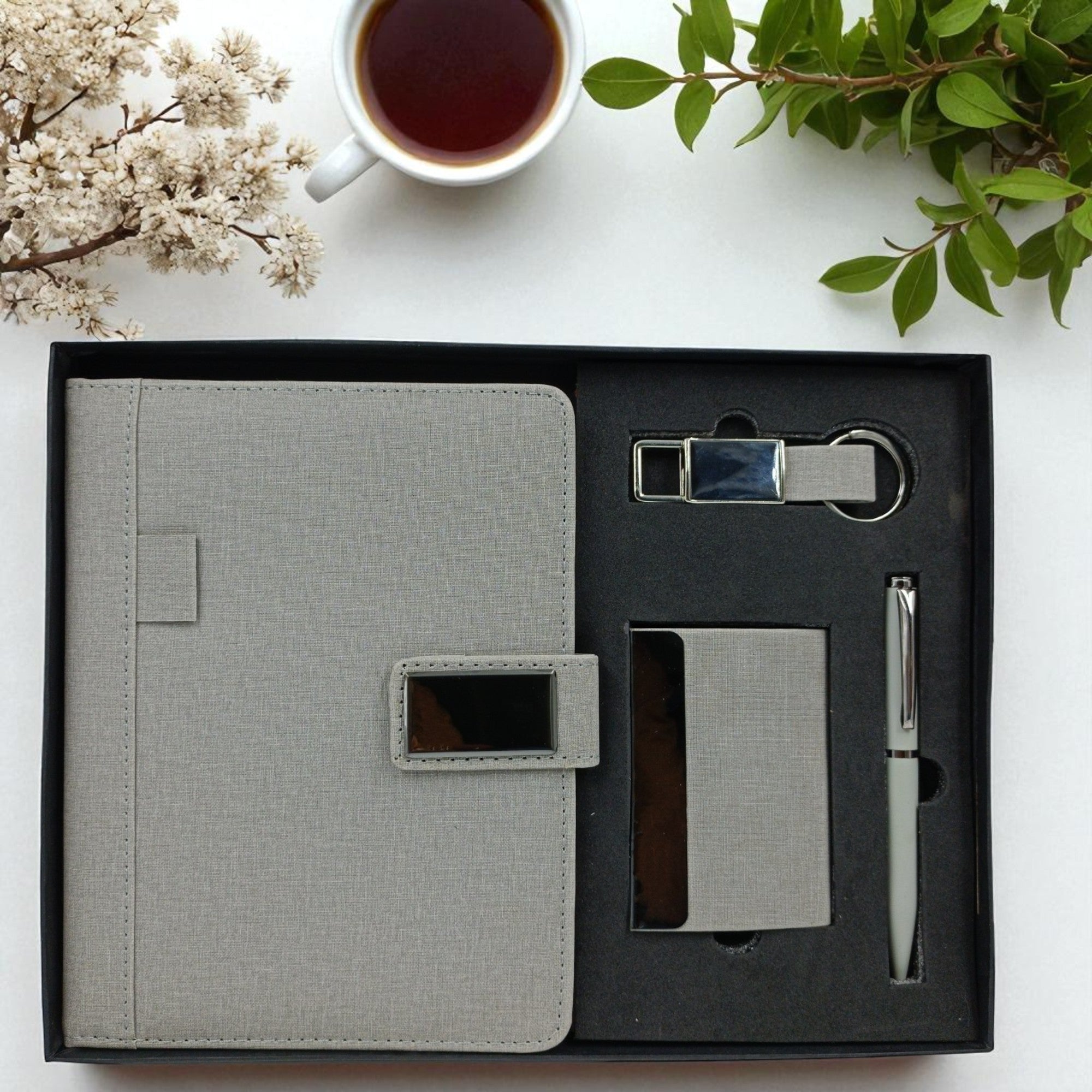 “Shayona Premium gift 4-in-1 Executive Gift Set in Elegant White – Includes Leatherette Diary, Metal Pen, Card Holder, and Keychain – Perfect Corporate Gift for Professionals and Business Events”