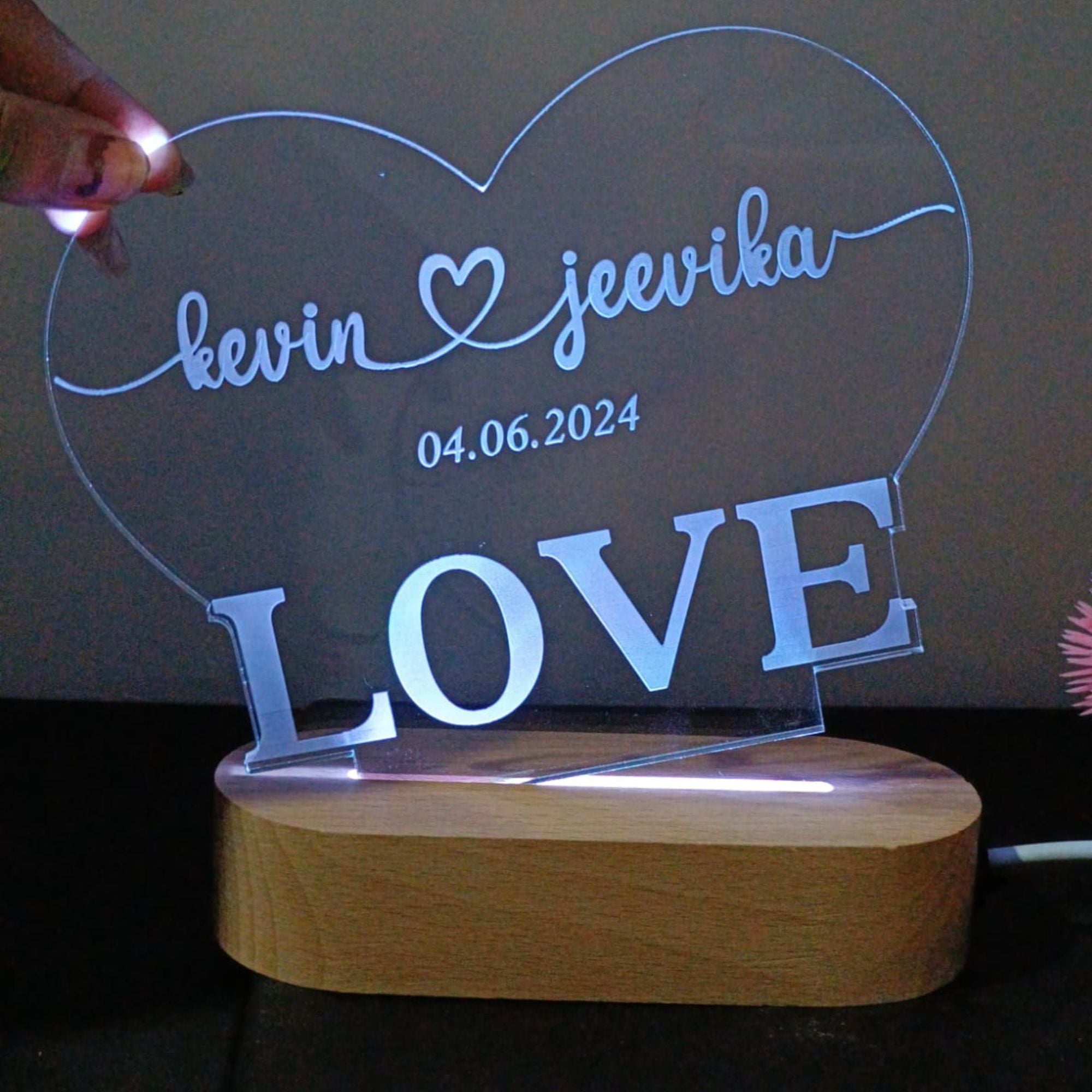 Shayona Personalized LED Heart Lamp – Custom Name & Date Engraved Night Light