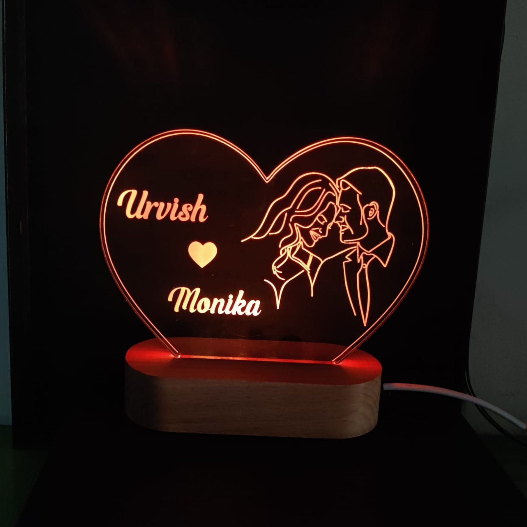 Shayona Personalized LED Heart Lamp – Custom Name