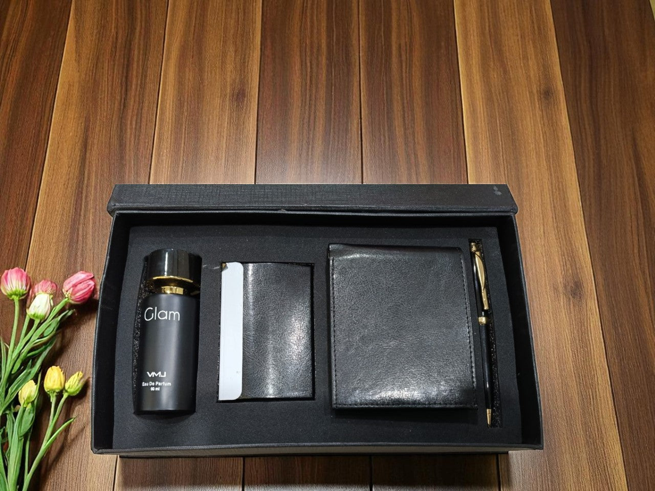 Shayona Premium 4-in-1 Men’s Gift Set – Perfume, Wallet, Card Holder & Pen | Luxury Corporate Gift Combo for Men