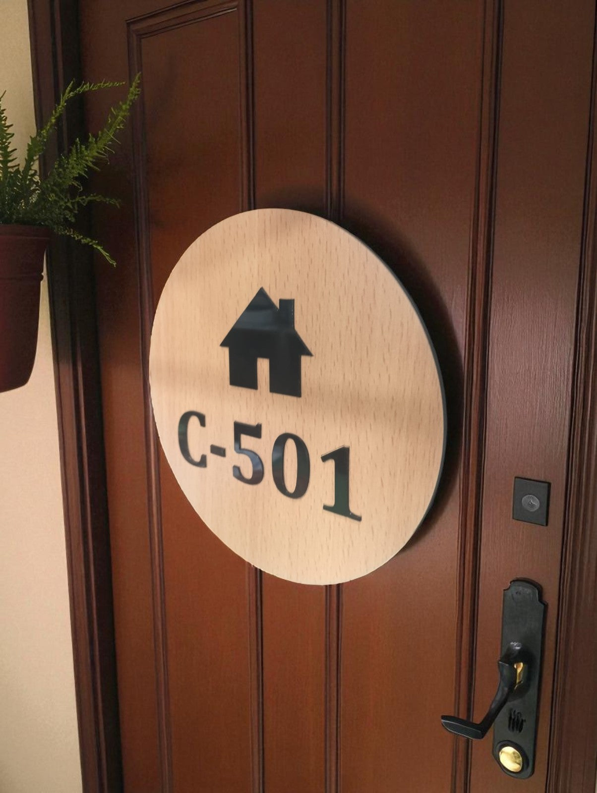 Shayona Gift Shop Round Wooden House Number Plate